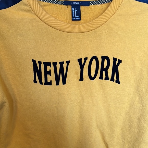 New York Taxi Style Crop Sweater - Picture 2 of 5